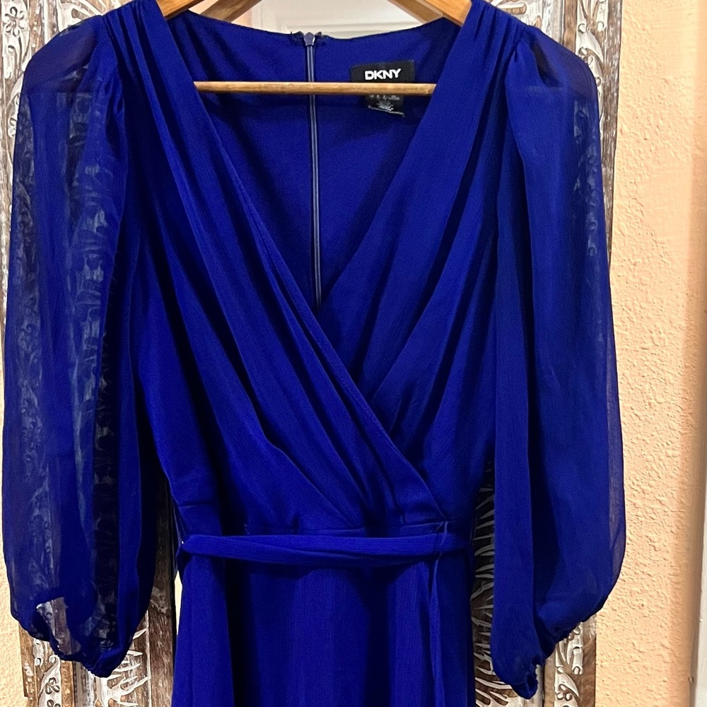 DKNY DARK BLUE DRESS. SIZE 6. USED.